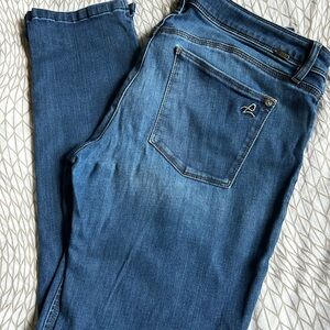 DL1961 Angel Skinny Denim Jeans - Size 30